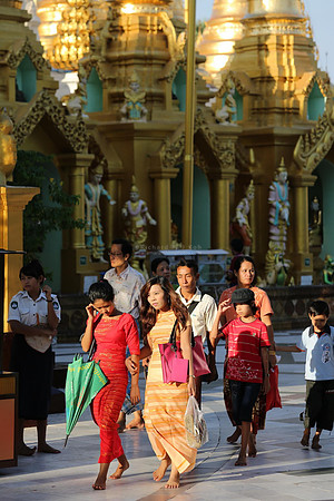 Yangon Shwedagon Pagoda women visitors
