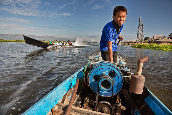 Inle Lake boat boy captain